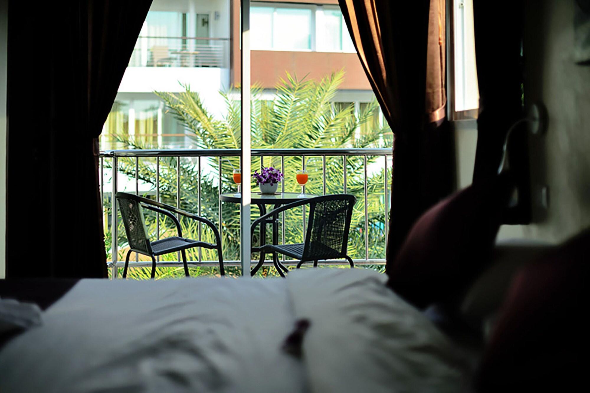 At Kamala Hotel Экстерьер фото
