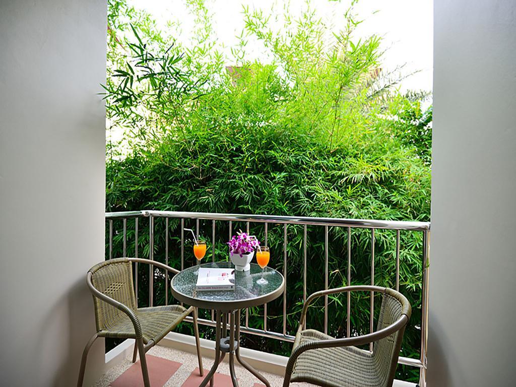 At Kamala Hotel Экстерьер фото